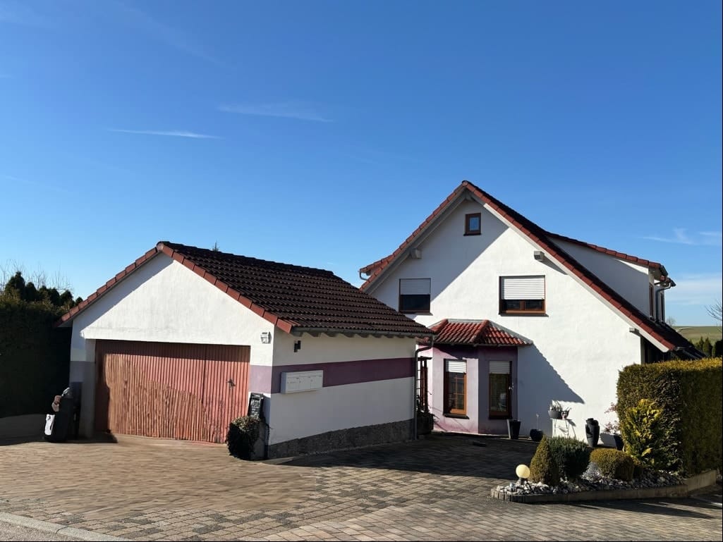 Immobilie in Wolpertshausen - Stilvolles Doppelhaus auf großem Grundstück! - Bild 2