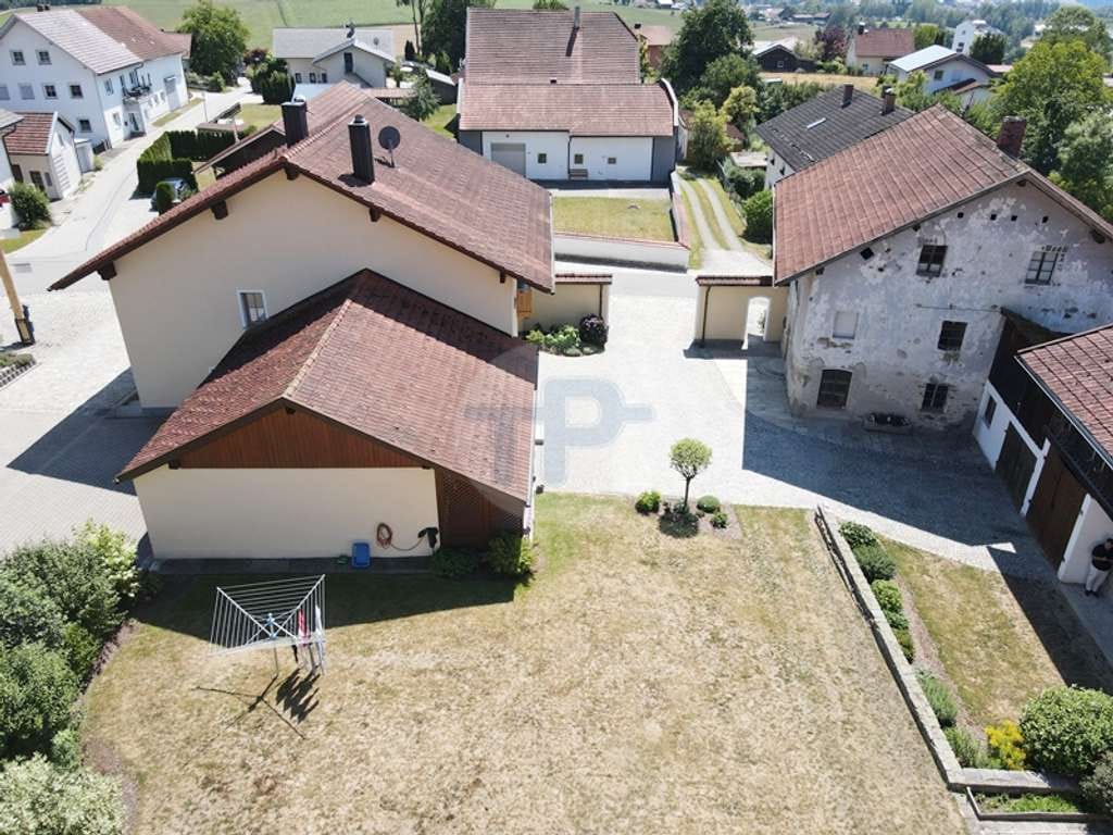 Immobilie in Waldkirchen - SONNIGE DREISEITHOFSTELLE MIT ZWEI WOHNHÄUSERN - Bild 1