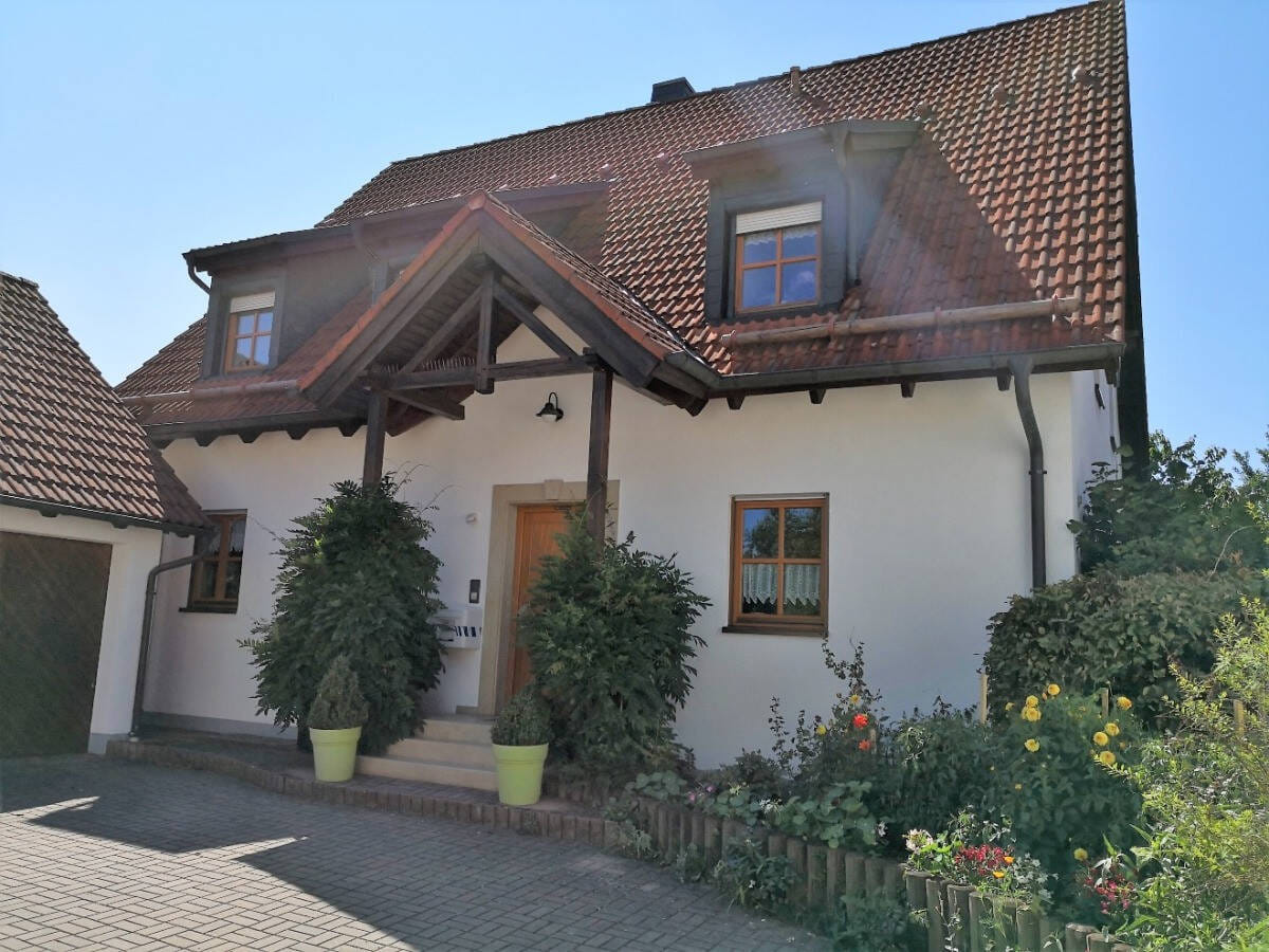 Immobilie in Speichersdorf - Großes Familiendomizil nur ca. 15 Min. von Bayreuth! - Bild 1