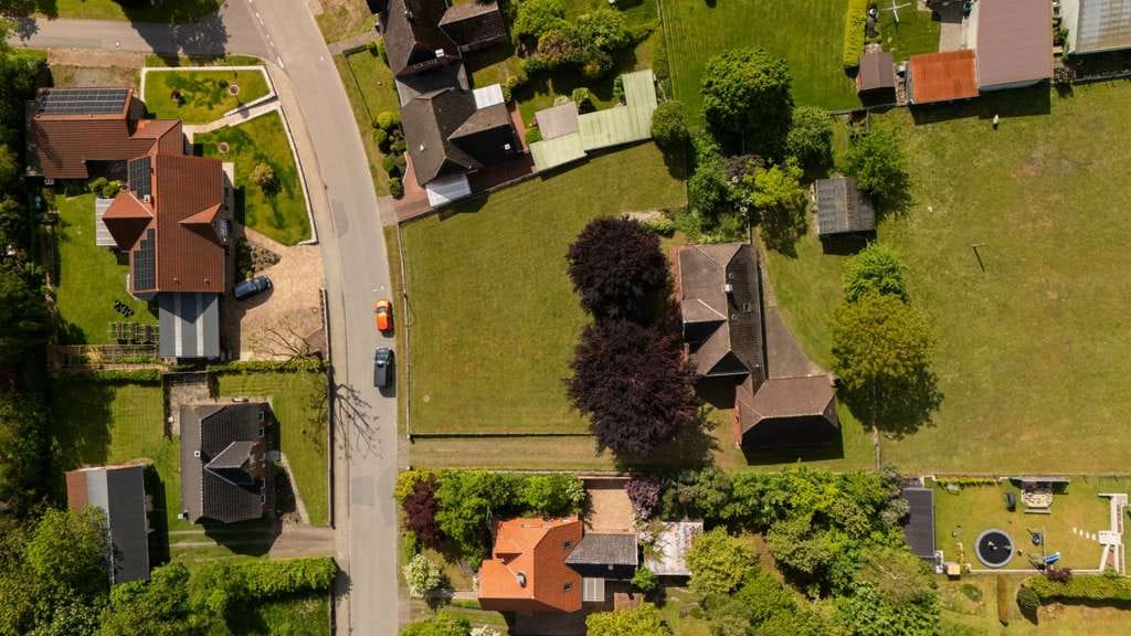Immobilie in Ramstedt - Projekt für Macher und Visionäre: Jahrhundertwende-Charakter mit großem Garten sucht kreative Hände - Bild 1
