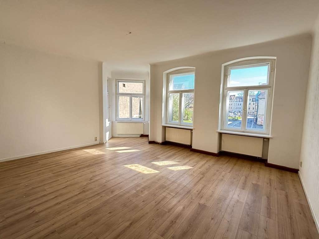 Immobilie in Bertsdorf-Hörnitz - Sonnige, zentrale 6-Raum-Altbauwohnung mit Echtholzdielen! Provisionsfrei direkt vom Eigentümer!! - Bild 0