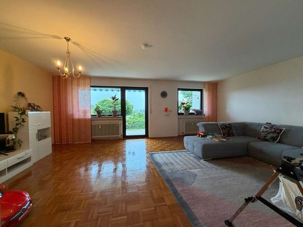 Immobilie in Malsch - Mehrgenerationenhaus mit drei Wohneinheiten und traumhaftem Fernblick. - Bild 4