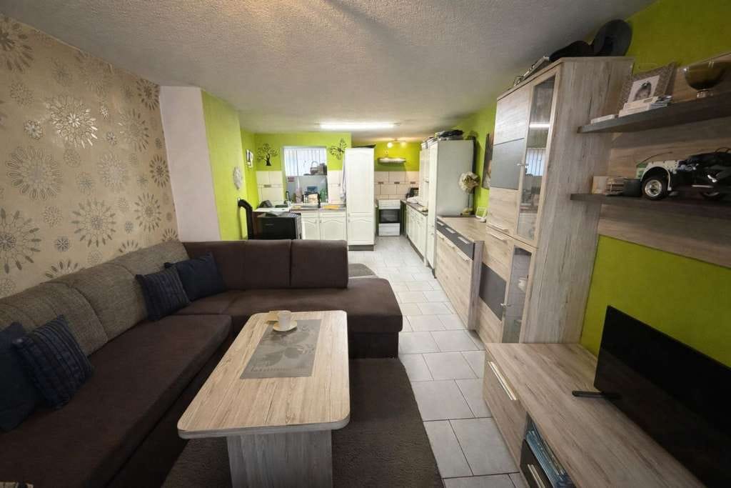 Immobilie in Nottertal-Heilinger Höhen - Charmantes Einfamilienhaus mit kleinem Hof in Nottertal-Heilinger Höhen – ideal für Individualisten - Bild 2