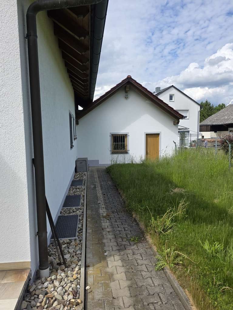 Immobilie in Stammham - Zweifamilienhaus, Doppelgarage, Garten, über 250qm Nutzfläche, Bj. 1999 - Bild 4