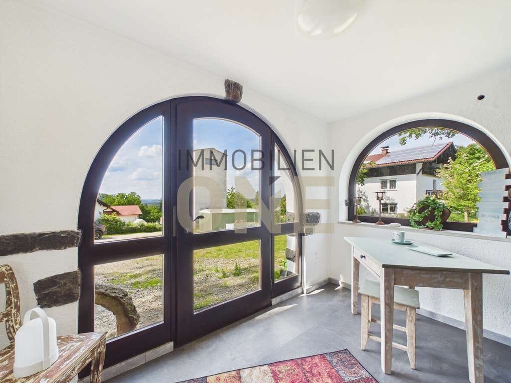 Immobilie in Falkenstein - Besonderes Anwesen in ruhiger Waldrandlage mit Burg-Weitblick und einzigartiger Privatsphäre - Bild 1