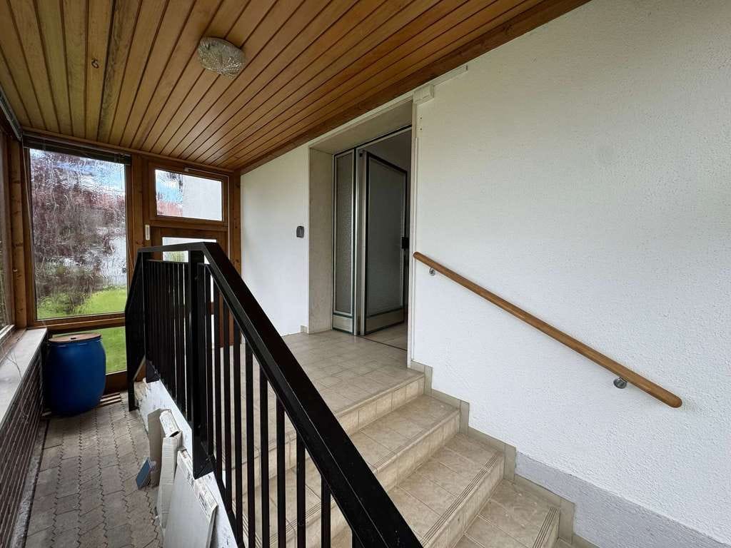Immobilie in Erdweg - Ein Zuhause mit Freiraum: Zweifamilienhaus auf traumhaft großem Gartengrundstück! - Bild 2