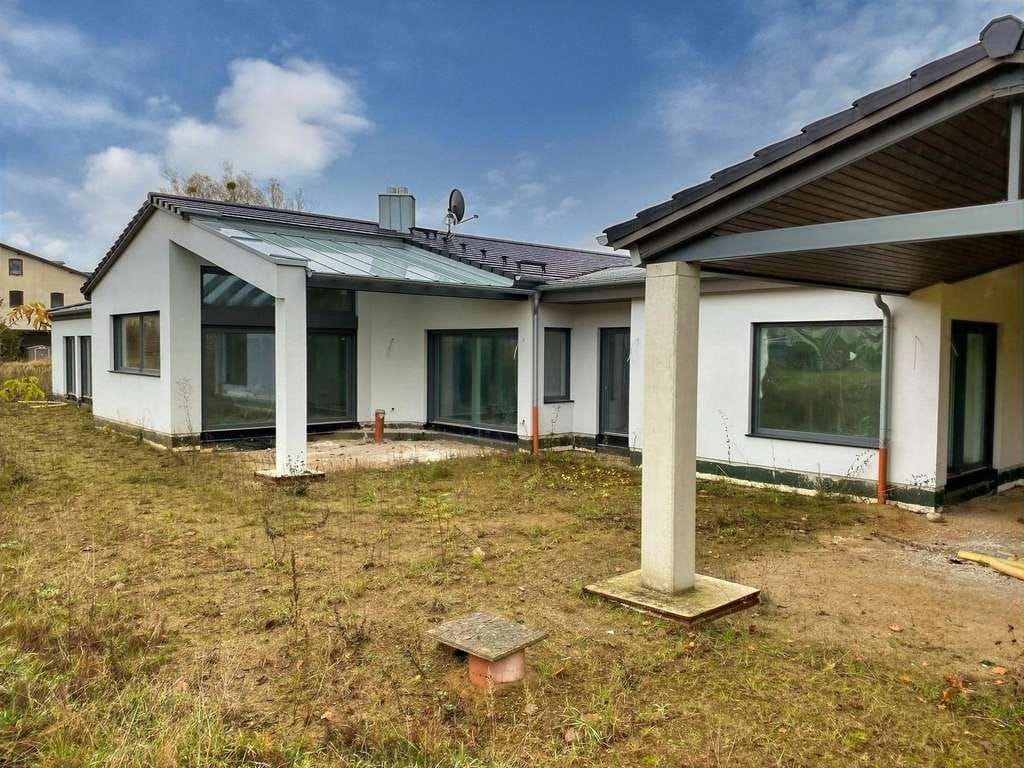 Immobilie in Groß Plasten - Extravagante Villa auf einer Wohnebene! - Bild 1