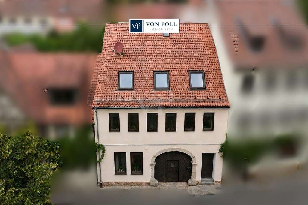 Immobilie in Kitzingen - Wohn- und Geschäftshaus mit zwei Wohneinheiten und Gewerbe in zentraler Innenstadtlage von Kitzingen - Bild 0