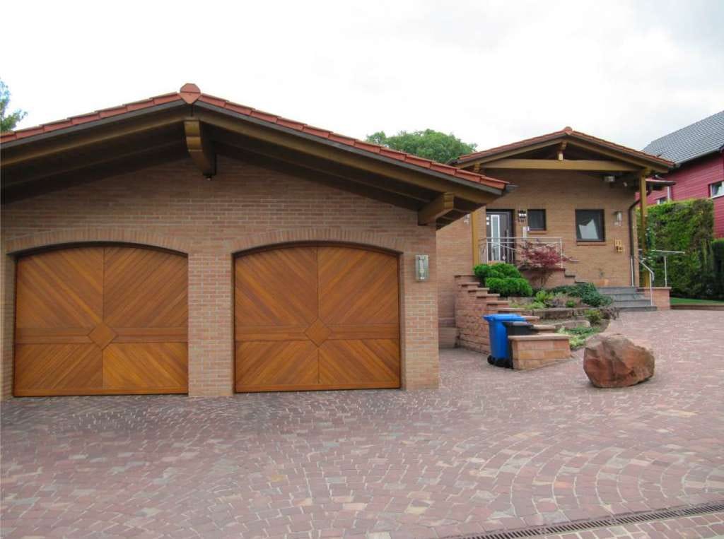 Immobilie in Kindenheim - Exklusives Einfamilienhaus mit Einliegerwohnung, Doppelgarage und großzügiger Gartenanlage - Bild 2