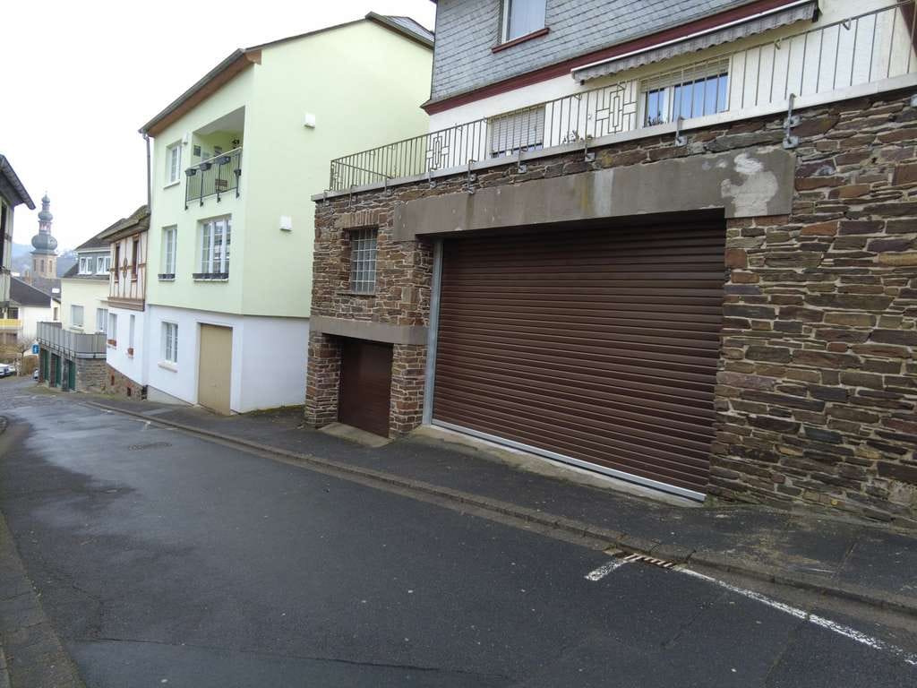 Immobilie in Cochem - Seltene Gelegenheit: Zweifamilienhaus mit zwei Garagen und Stellplatz in der Innenstadt von Cochem - Bild 2