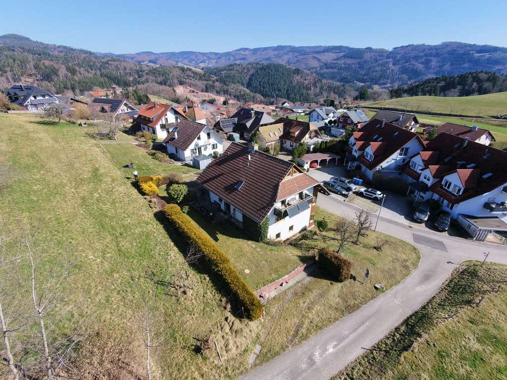 Immobilie in Kleines Wiesental - Großzügiges Einfamilienhaus mit Einliegerwohnung in exponierter Aussichtslage von Sallneck - Bild 2