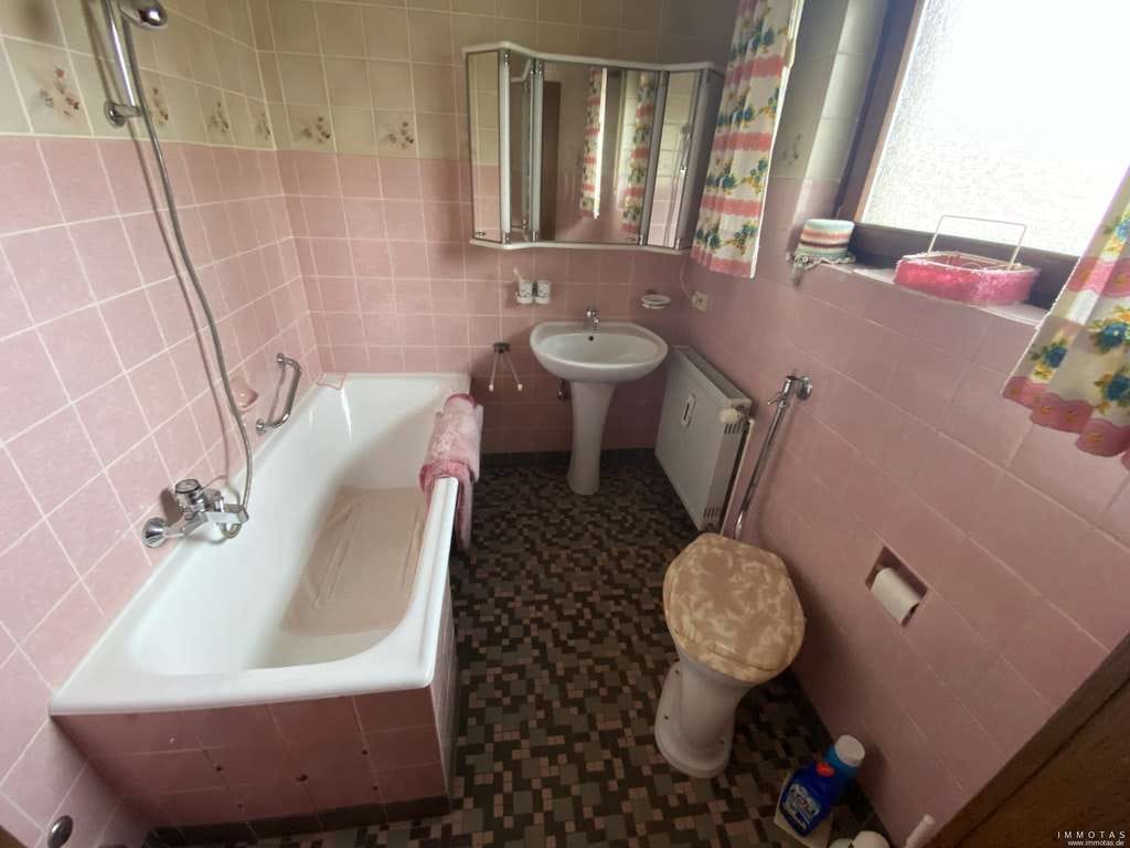 Immobilie in Sandhausen - BIETERVERFAHREN - PROVISIONSFREI für Käufer - Einfamilienhaus mit Doppelgarage + Garten aus Nachlass - Bild 4