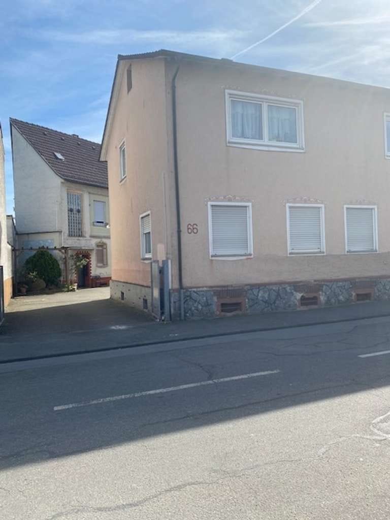 Immobilie in Lorsch - Mehrgenerationshäuser in zentraler Lage in Lorsch / Baugrundstück für Kapitalanleger - Bild 1