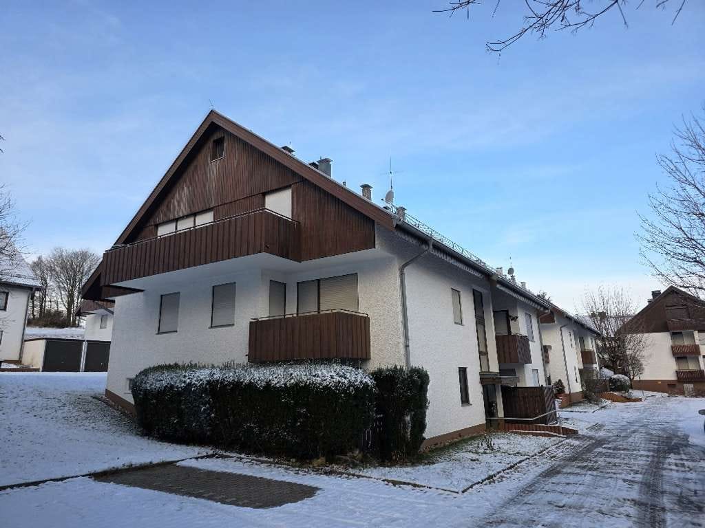 Immobilie in Bischofsgrün - *PROVISIONSFREI* ca. 77 m² große 2-Zi.-DG-ETW mit Balkon und Stellplatz - Bild 0