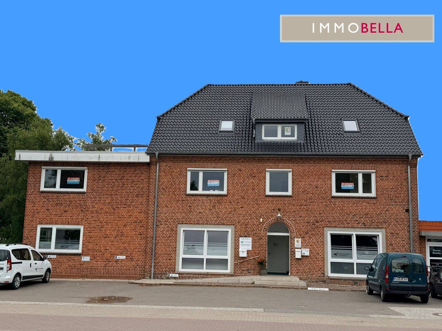 Immobilie in Oldenburg in Holstein - Zum Renovieren: 5-Zimmer-Wohnung mit 2 Stellplätzen in zentraler Lage - Bild 0