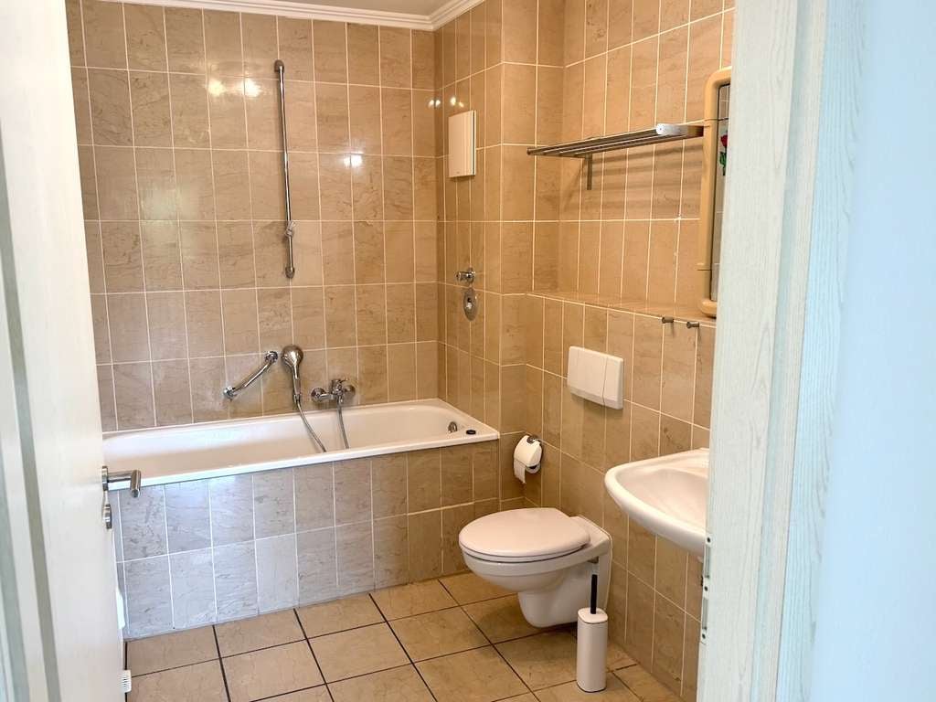 Immobilie in Hückelhoven - Hückelhoven-Ratheim von Privat, 3 ZKDB, Balkon, Aufzug, Stellplatz  - Bild 4