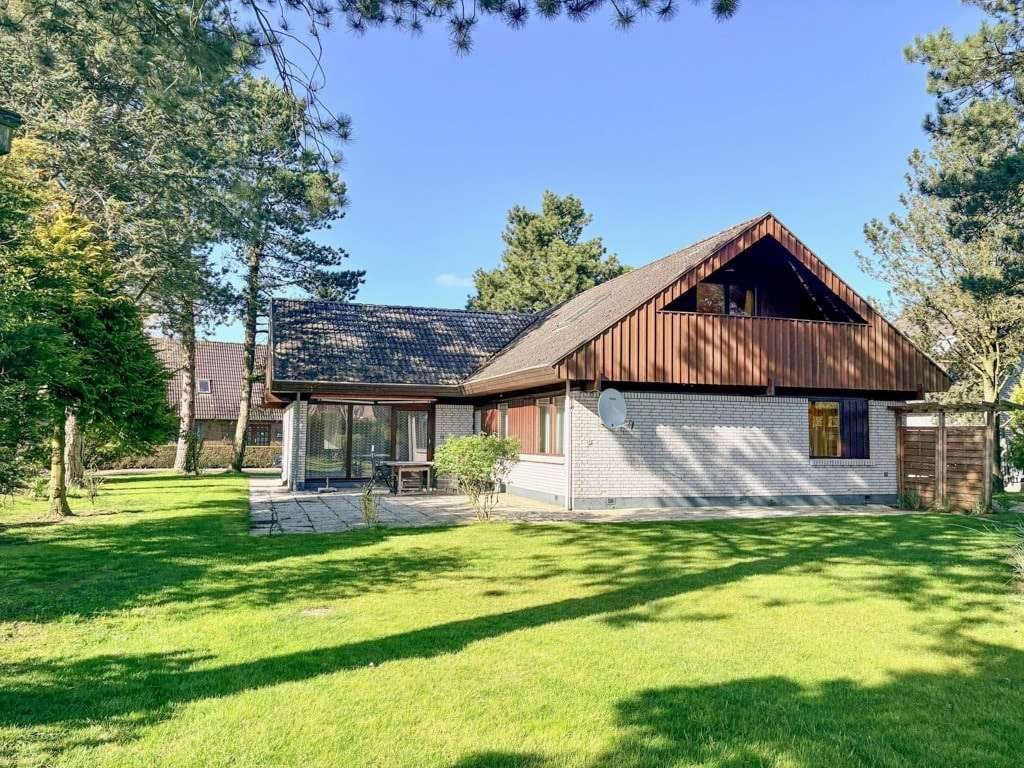 Immobilie in Garding - Raum für Generationen - Großes Einfamilienhaus in familienfreundlicher Umgebung - Bild 1