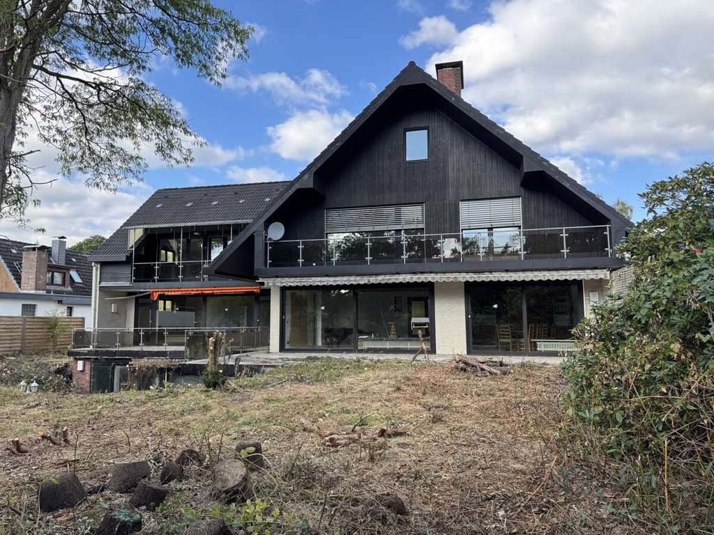 Immobilie in Quickborn - Raum ist Komfort ! Großes Einfamilienhaus mit Potential - Bild 2