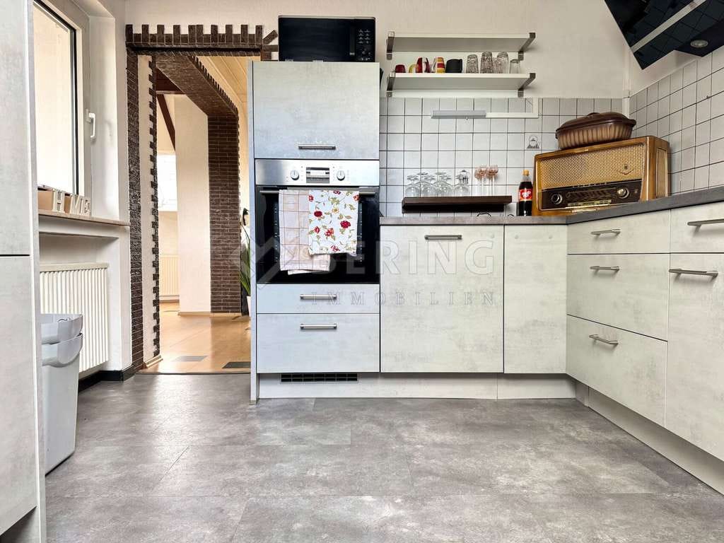 Immobilie in Netphen - DACHGESCHOSSWOHNUNG MIT ZWEI (!) GARAGEN UND CARPORT  I  NETPHEN - Bild 4