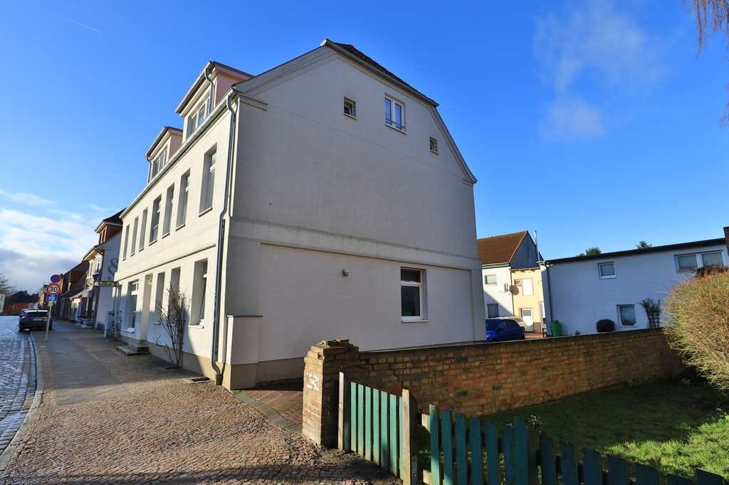 Immobilie in Klütz - Mehrfamilienhaus mit verfügbarer Gewerbeeinheit! - Bild 2