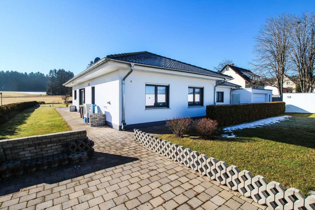 Immobilie in Eschbronn - Exklusiver Bungalow mit Schwimmteich, Preis VB, Besichtigung lohnt sich - Bild 3