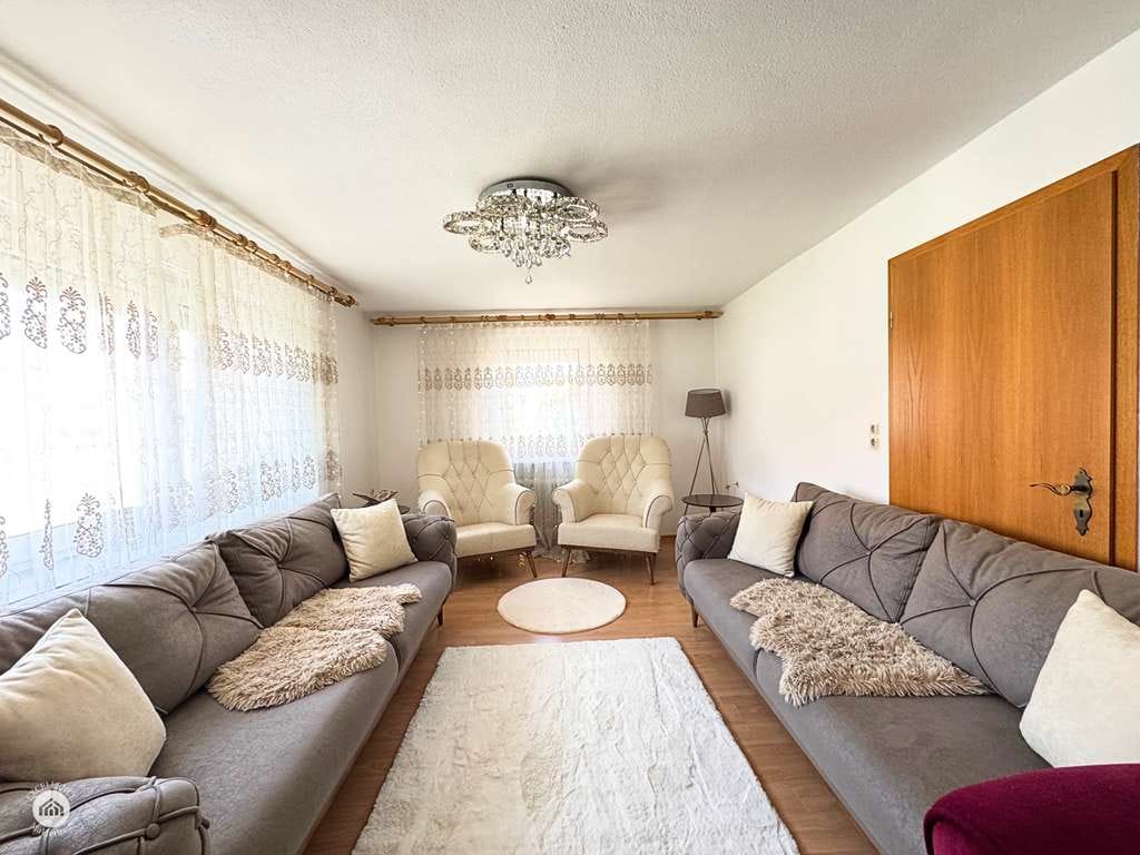 Immobilie in Sontheim an der Brenz - RAUM FÜR FAMILIE UND GEWERBE - Ihr neues Zuhause mit reichlich Möglichkeiten - Bild 3