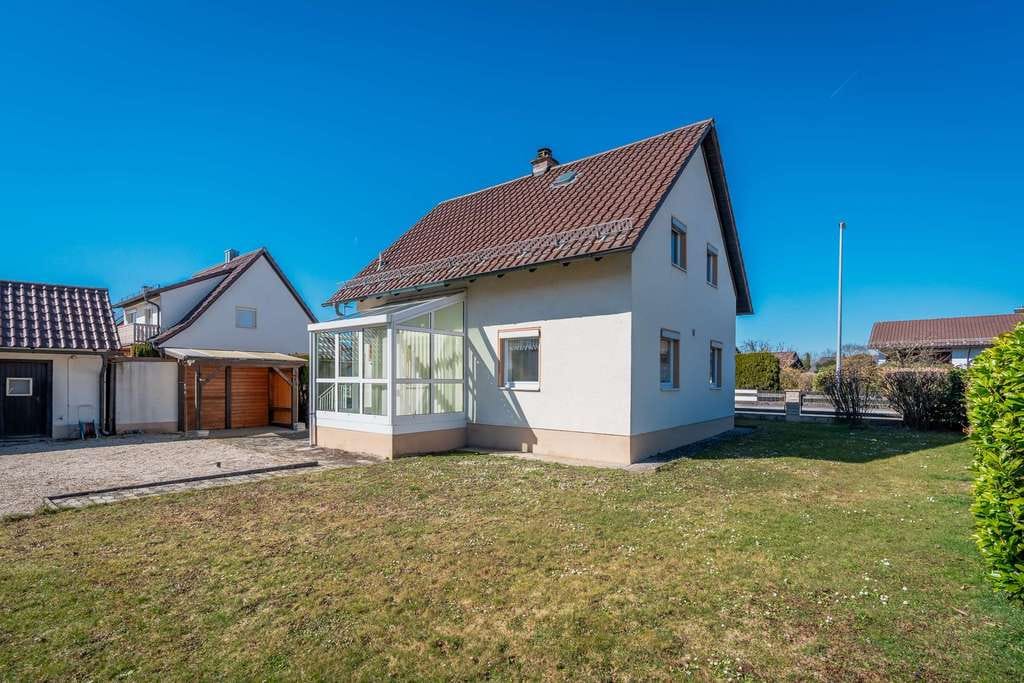 Immobilie in Plattling - *** Sanierungsbedürftiges Einfamilienhaus in zentraler Lage *** - Bild 1