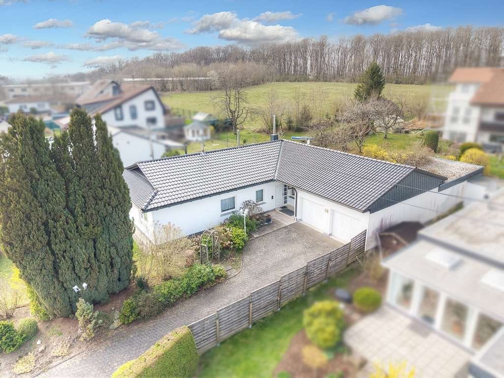 Immobilie in Bad Marienberg (Westerwald) - Wohnen auf einer Ebene - Gepflegter Bungalow in ruhiger Lage von Zinhain! - Bild 1