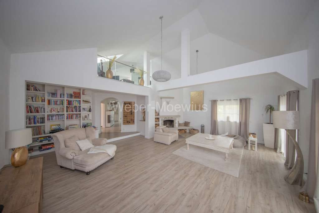Immobilie in Wachtberg - Einzigartiges Architektenhaus mit Einlieger, traumhafter Dachterrasse, Wintergarten & Whirlpool - Bild 0