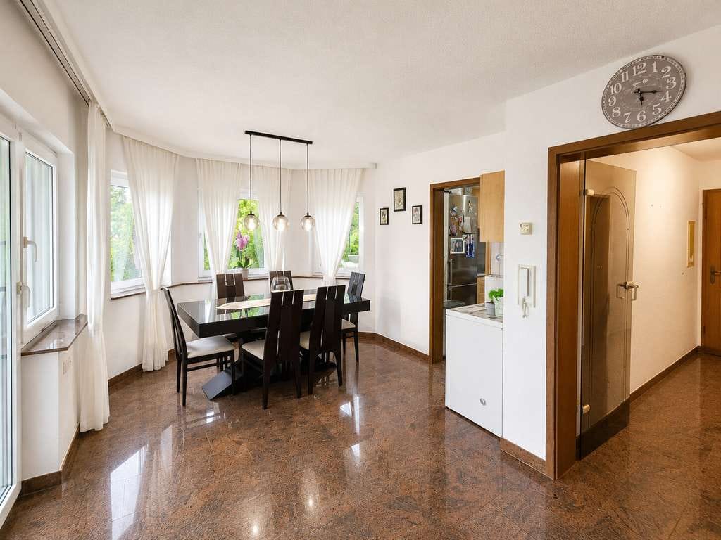 Immobilie in Dußlingen - Außergewöhnlich: 4-Zi-Wohnung in MFH mit eigener Einliegerwohnung - Bild 1