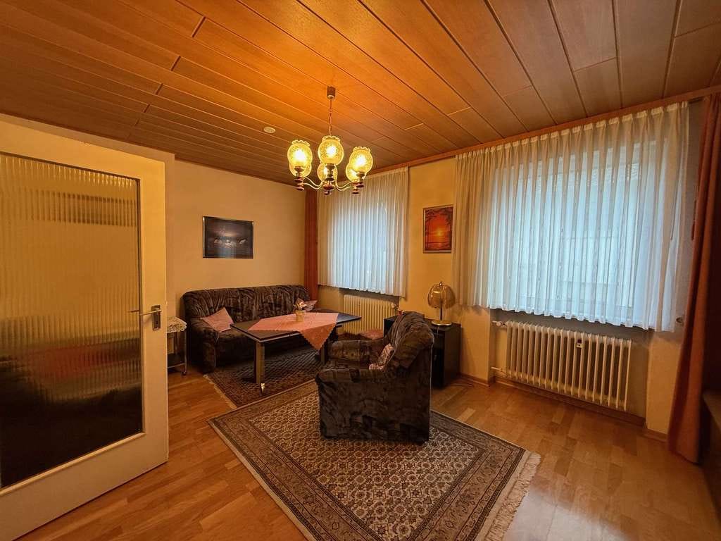 Immobilie in Hochspeyer - Zentral und vielseitig- Objekt mit Potenzial - Bild 2