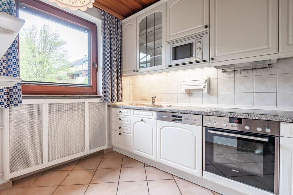 Immobilie in Norderstedt - Gepflegtes Endreihenhaus mit Loggia, Vollkeller und großem Garten in ruhiger Wohnlage - Bild 3