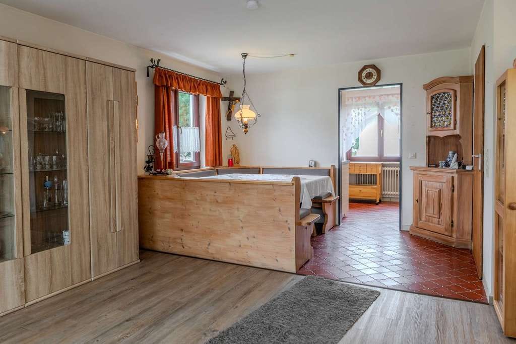 Immobilie in Peiting - Zwei Wohneinheiten: Doppelhaushälfte und kleiner Bungalow in ruhiger Lage - Bild 4