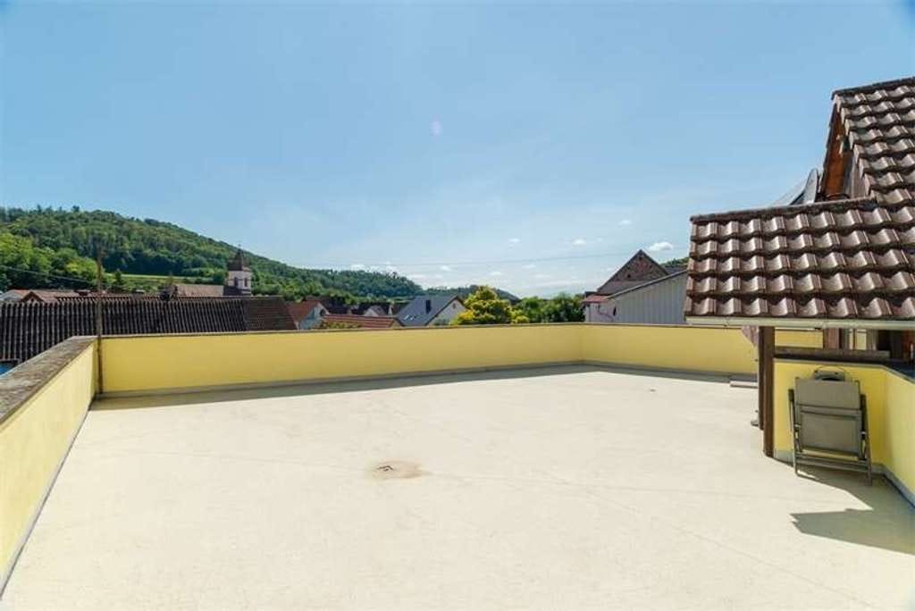 Immobilie in Vogtsburg im Kaiserstuhl - Für die Großfamilie im Herzen des Kaiserstuhls! - Bild 2