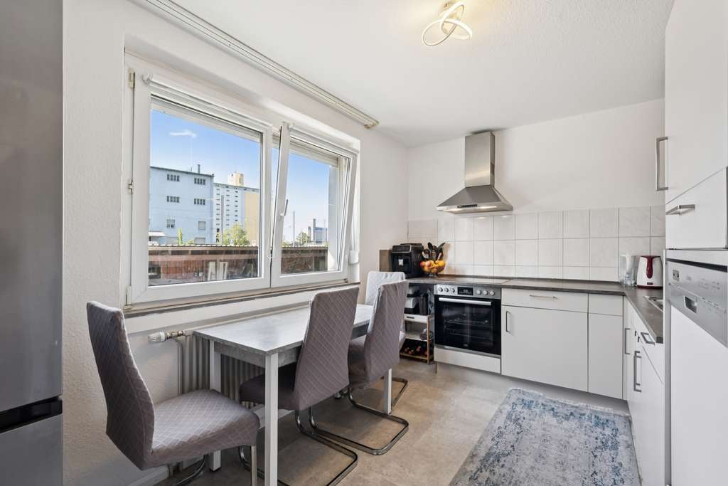 Immobilie in Weil am Rhein - 3‑Zim.‑Wohnung mit Balkon & Carport in Weil am Rhein - Bild 1
