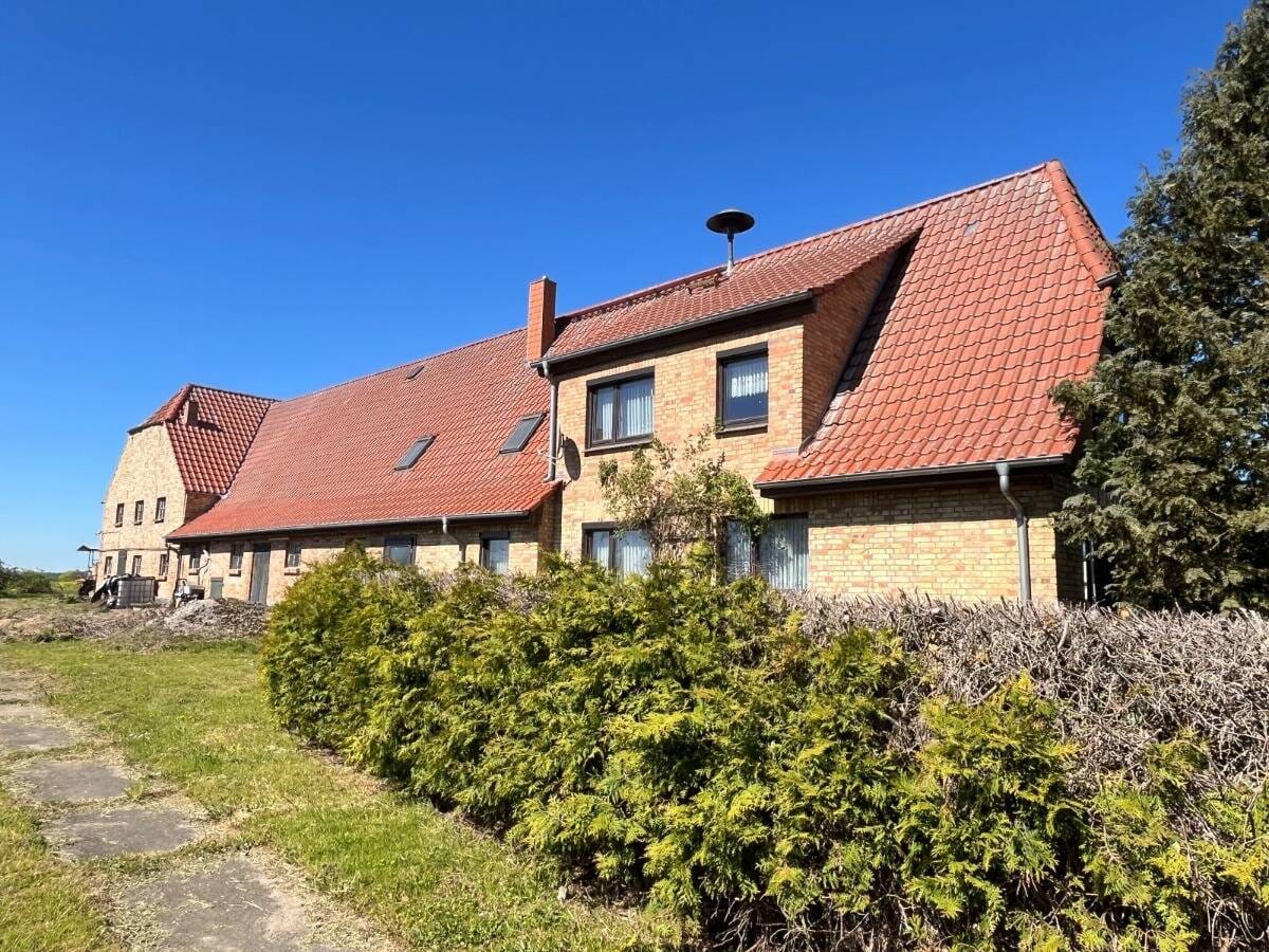 Immobilie in Sukow-Levitzow - Selten: Markantes Bauerngehöft mit  ca. 35.000 m² Grundstück - vielseitig nutzbar..... - Bild 2