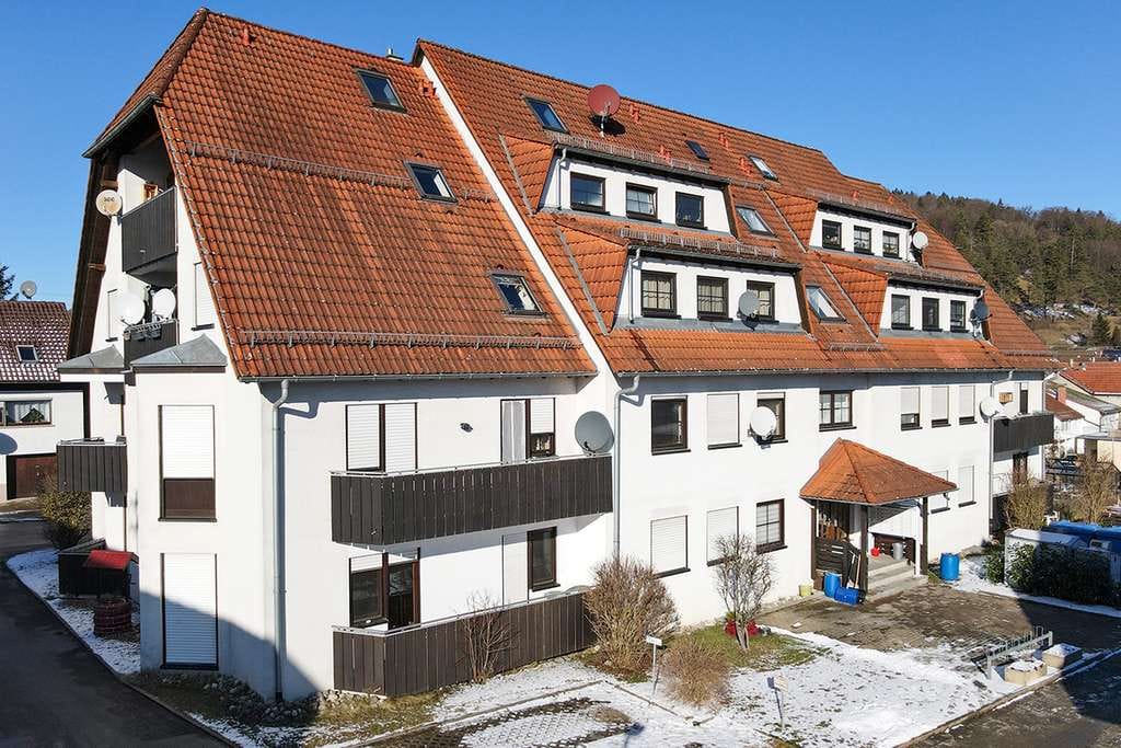 Immobilie in Burladingen - Attraktive Eigentumswohnung mit Loggia, zwei Bädern und viel Raum zum Leben - Bild 0