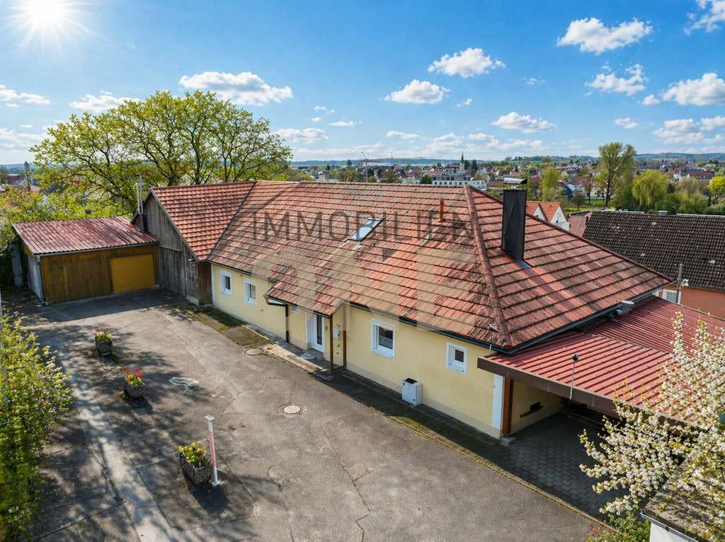 Immobilie in Schierling - Kernsaniertes Einfamilienhaus mit Doppelcarport, Garage und Holzscheune - Bild 0