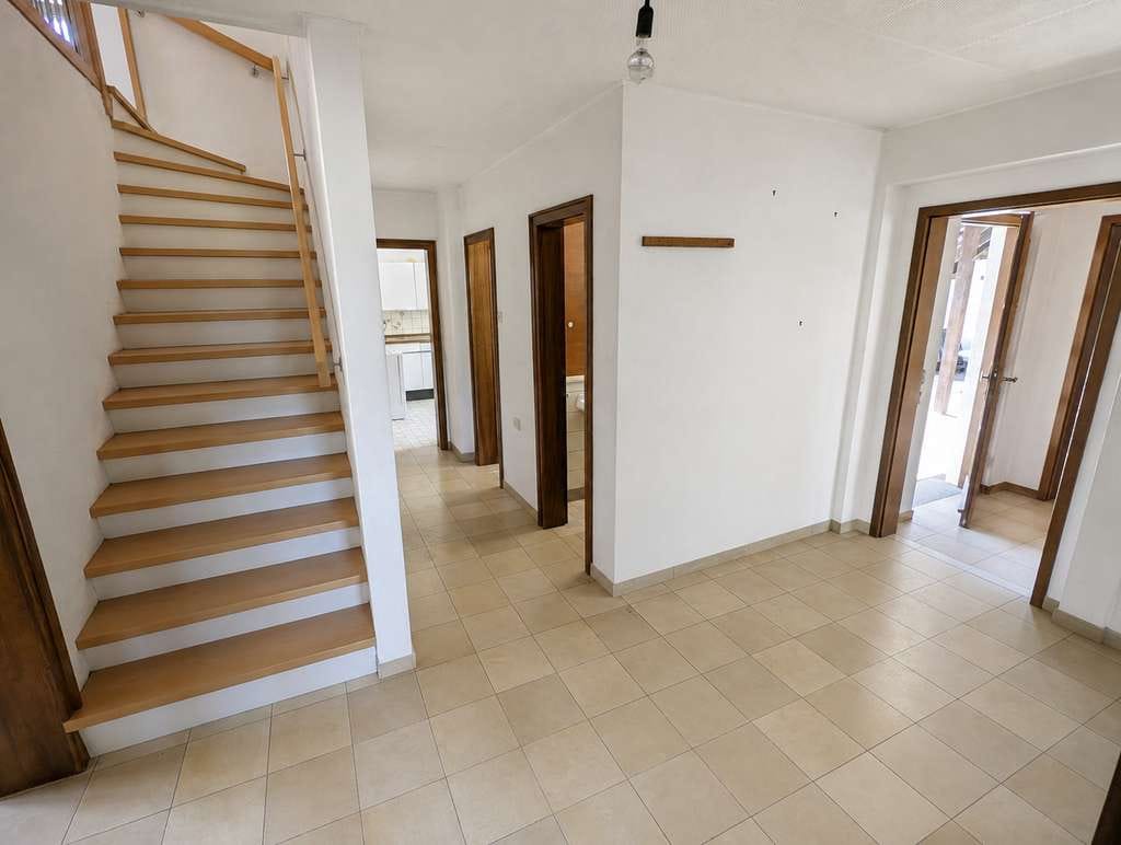 Immobilie in Kirchhundem - Viel Platz für Ihre Ideen - Einfamilienhaus mit großem Garten - Bild 3