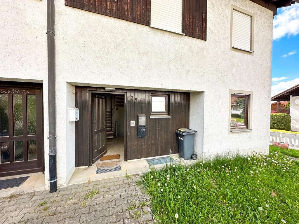 Immobilie in Weiler-Simmerberg - Tolle Gartenwohnung mit Hauscharakter und ca. 240 m² Grundstück zur Alleinnutzung - Bild 2