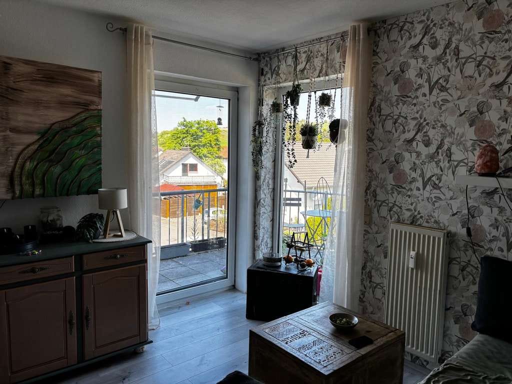 Immobilie in Sulzheim - Vollständig renovierte Wohnung mit zwei Zimmern sowie Balkon und EBK in Sulzheim - Bild 3