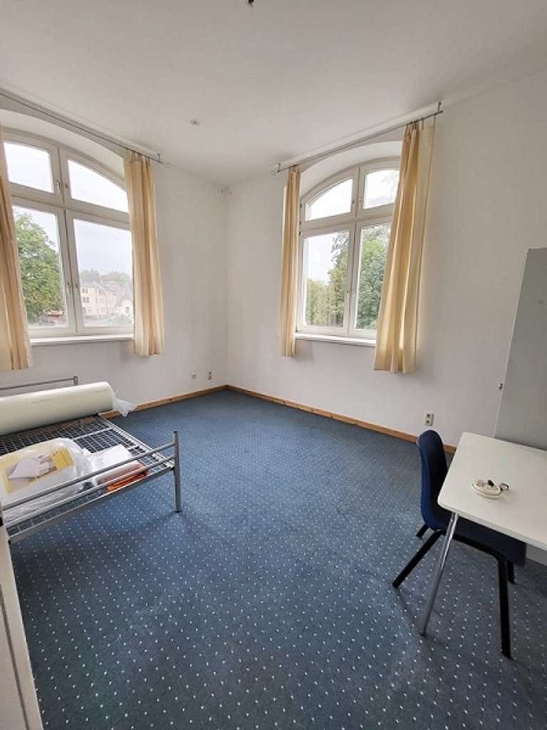 Immobilie in Neumark - supergünstige 3-Raum-Wohnung im Zentrum Neumarks  - Bild 3