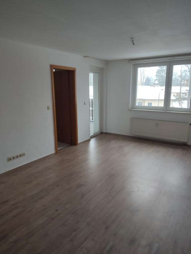 Immobilie in Wermsdorf - 1 Balkon, Stellplatz, ruhige Lage - Bild 2