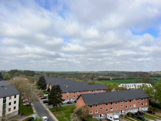 Immobilie in Elmenhorst - Schwarzenbek: Großzügige, helle und repräsentative 3-Zimmer-Whg.  mit Weitblick - Bild 2