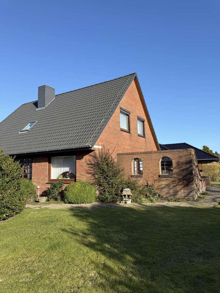 Immobilie in Nordstrand - Zuhause mit Potenzial – Charmantes Einfamilienhaus auf großzügigem Grundstück auf Nordstrand - Bild 0