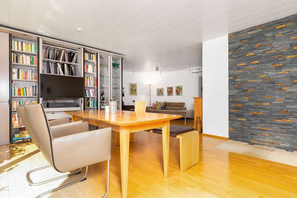 Immobilie in Rehling - Ihre Wohnzukunft mit Niveau: 6 Zimmer mit stilvollem Studio im Grünen für die ganze Familie - Bild 4