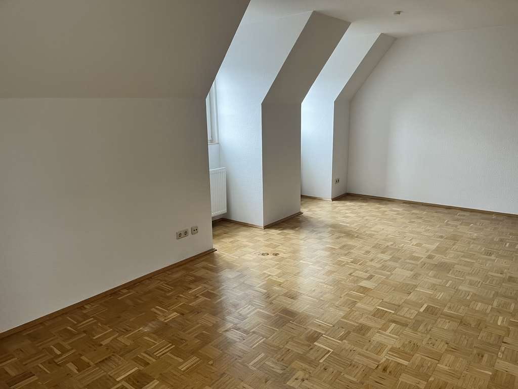 Immobilie in Hardheim - Charmante 3-Zimmer-Dachgeschosswohnung in historischem Fachwerkgebäude in Hardheim - Bild 0