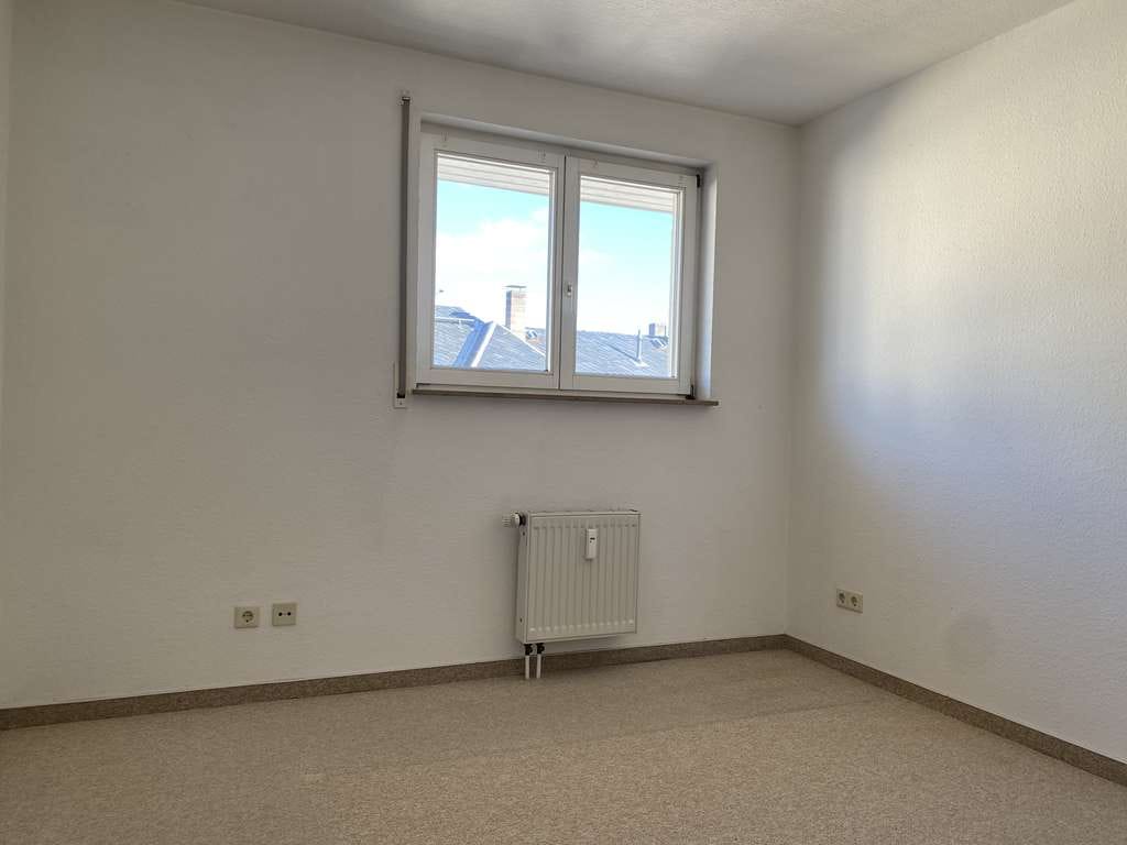 Immobilie in Auerbach/Vogtland - Sonnige 3-Raum-Wohnung mit 2 schönen Balkonen - Bild 4