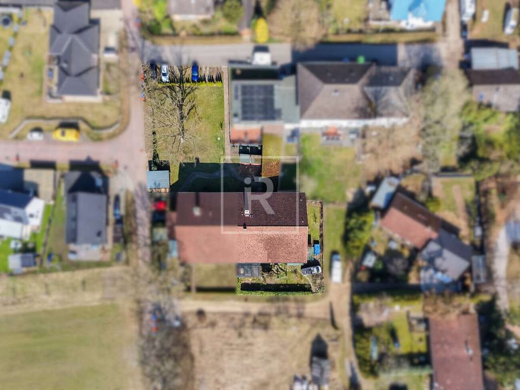 Immobilie in Hasenmoor - Wohnen wie im eigenen Haus – 5-Zimmer-Eigentumswohnung mit 160 m² Wohnfläche & 290 m² Garten - Bild 1