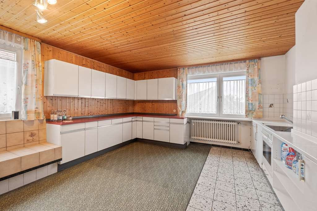 Immobilie in Albbruck - Einfamilienhaus mit Einliegerwohnungsoption - großzügiges Flächenangebot mit guter Substanz - Bild 2